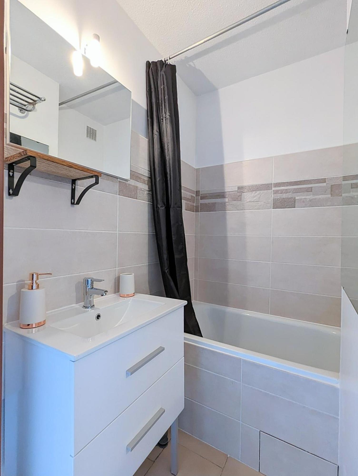 Appartement Au Calme + Parking Agde Zewnętrze zdjęcie